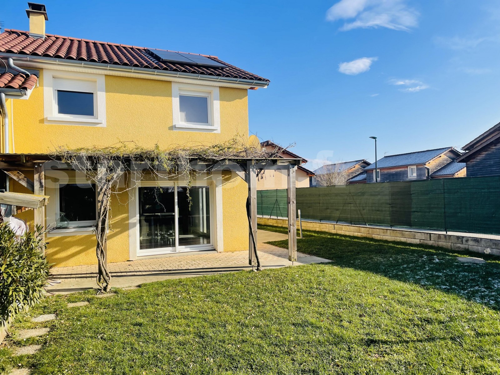 Maison de 101m2, 4 chambres avec garage. Quartier calme et résidentiel !