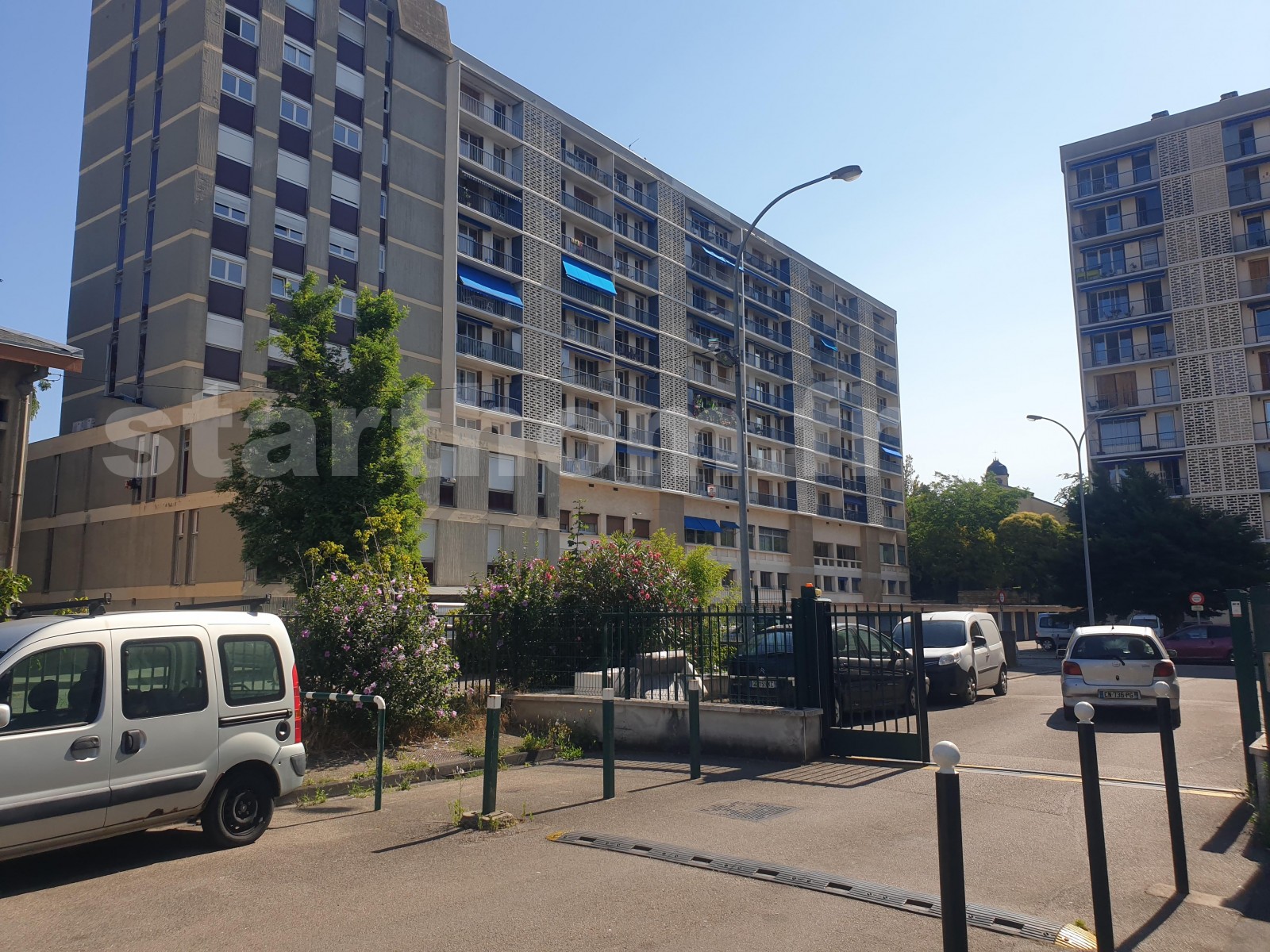 Appartement T5 métro Cusset au pied de l’immeuble