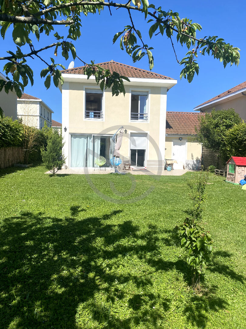 Maison Saint Etienne De Saint Geoirs – 3 chambres