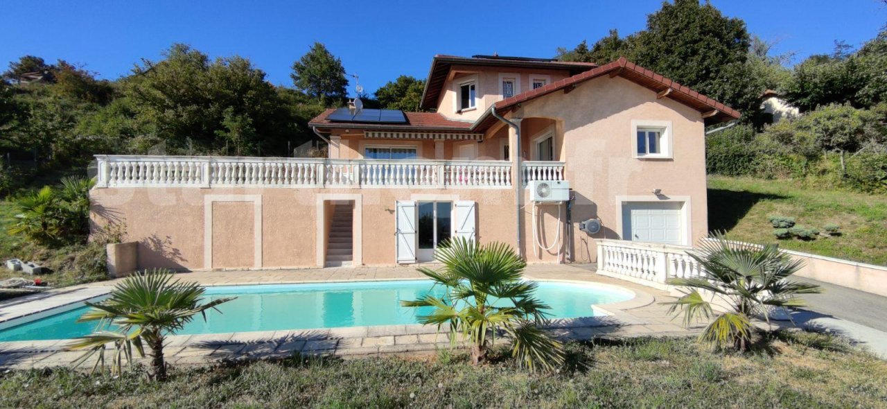 Maison – 4 pièce(s) – 142 m2