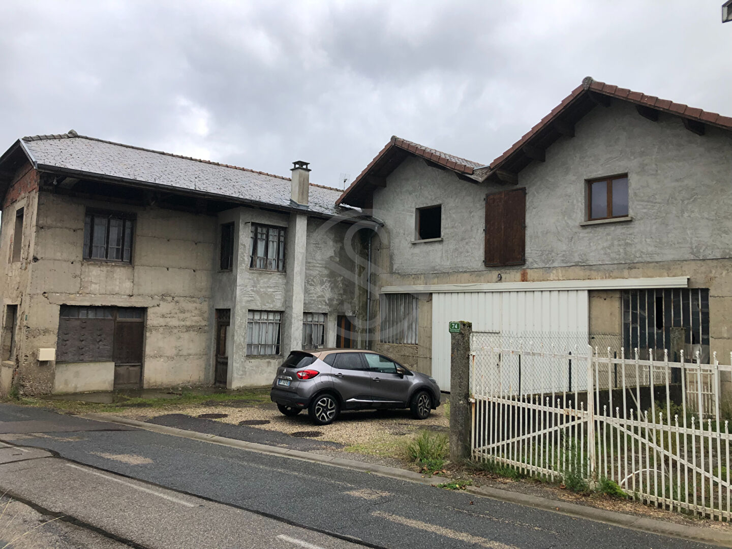 Maison avec dépendance  pour projet 4 logements
