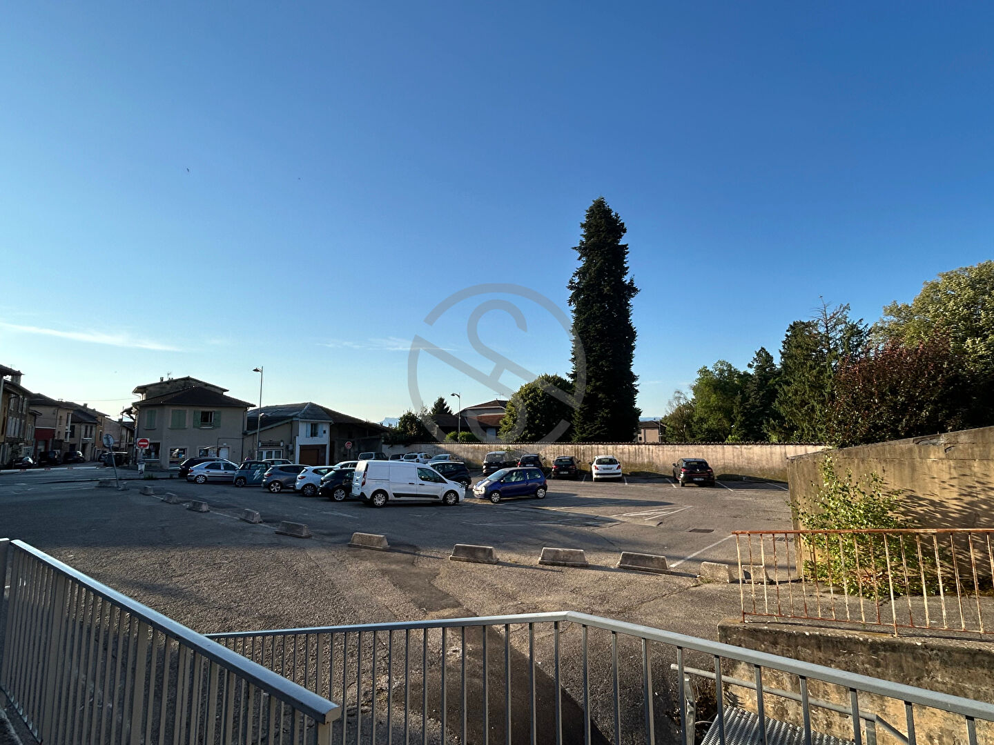 Local d’activité La Cote St Andre 694 m2