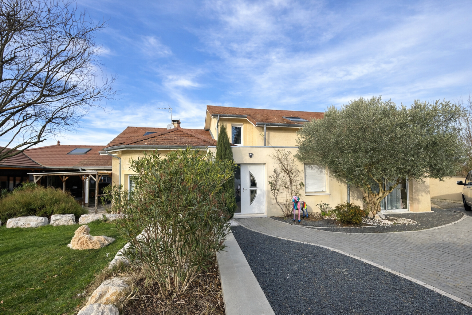 Villa entièrement rénovée ? Volumes, indépendance et art de vivre !