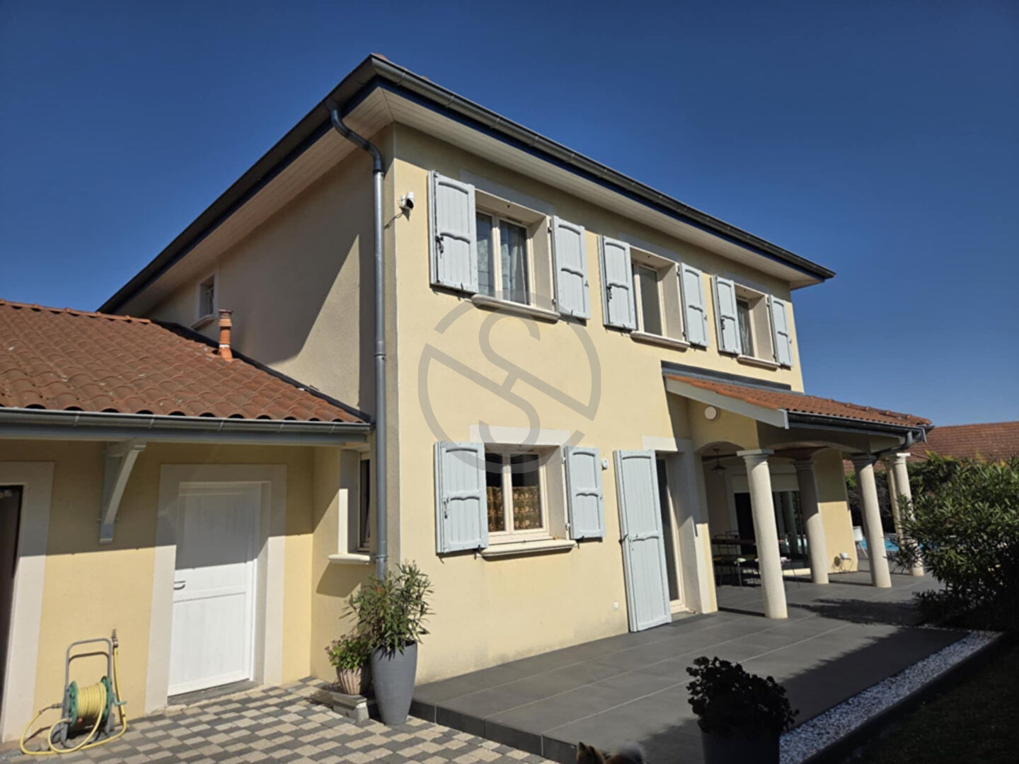 Villa familiale de 208m² avec piscine