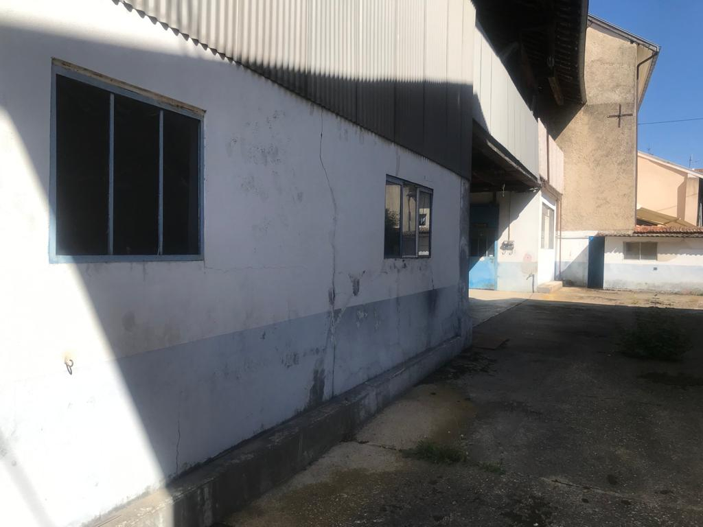 Local  artisanal de 165 m2 avec possibilité de logement