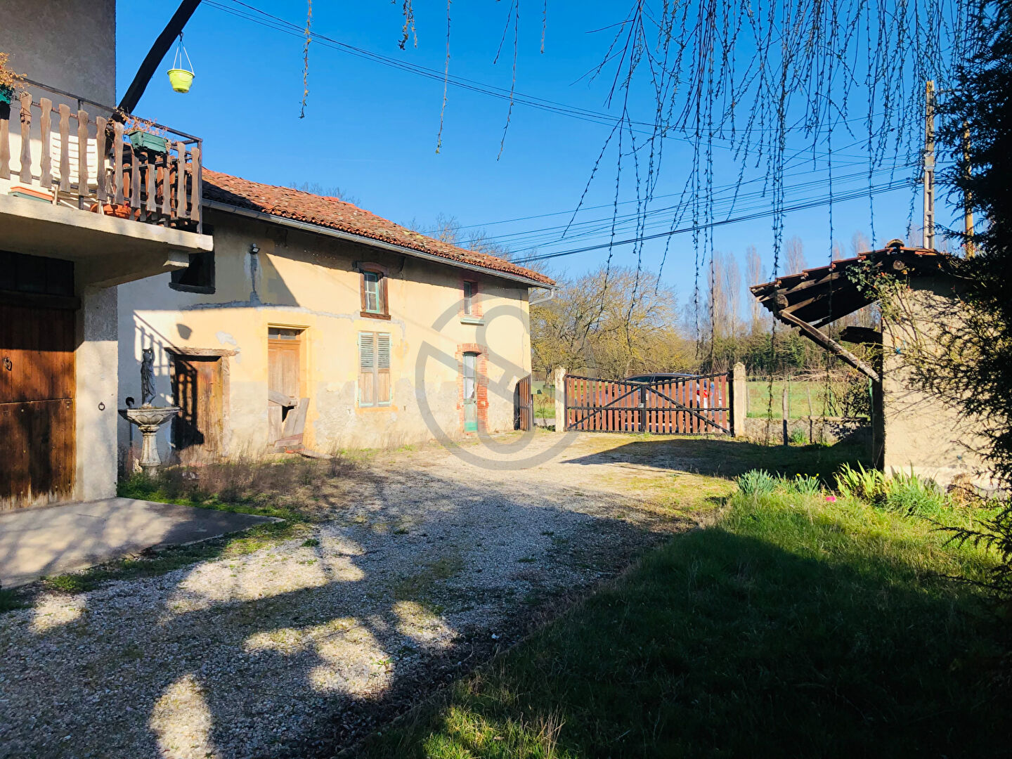 MAISON ET DEPENDANCE POUR UN AUTRE LOGEMENT 38260 FARAMANS