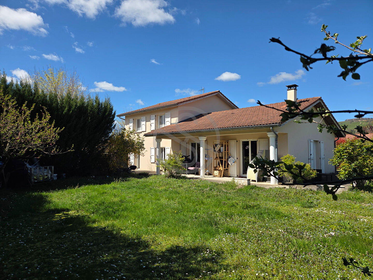 Villa 3 chambres – quartier résidentiel – au calme – proche centre-ville