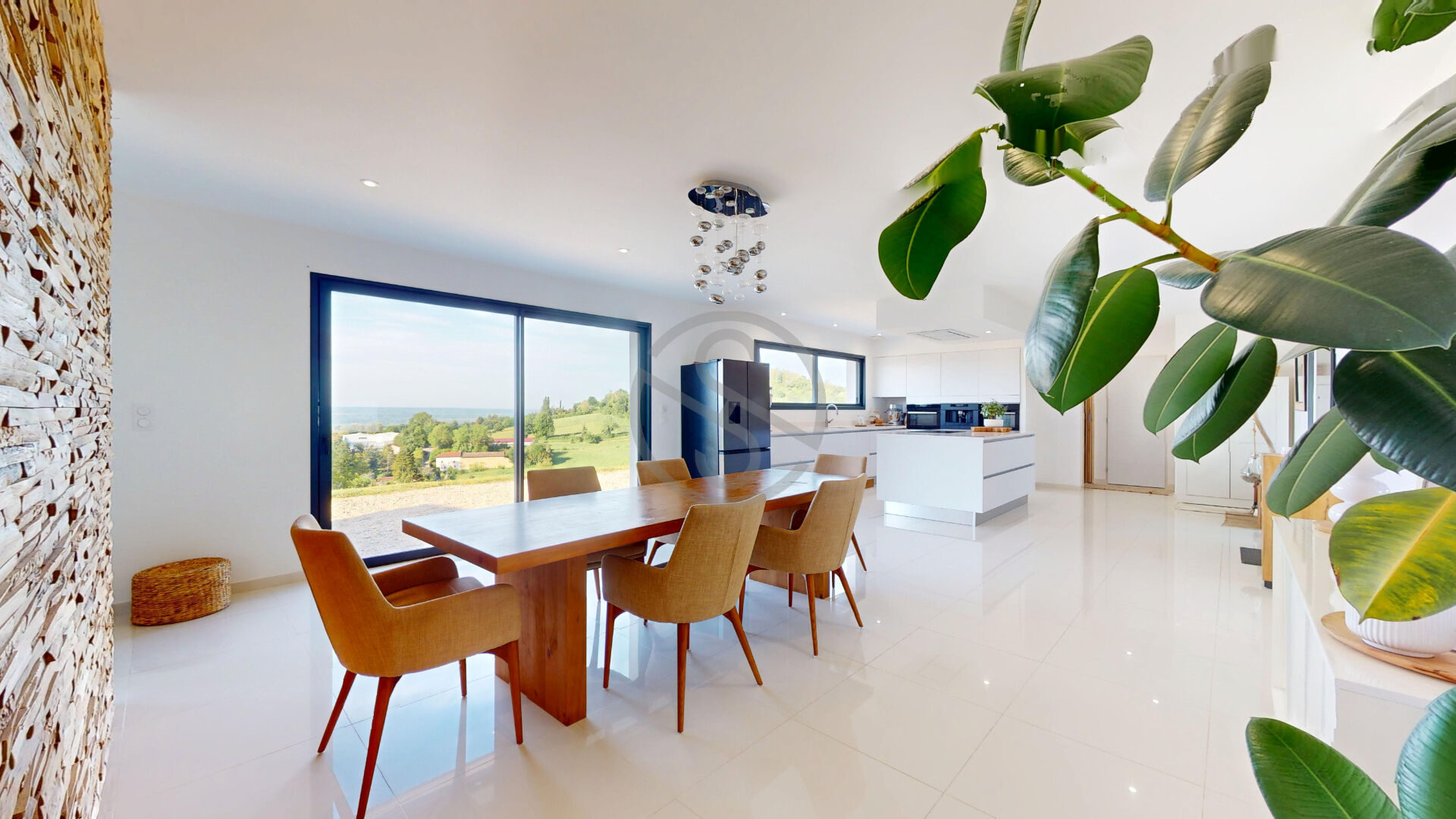 Belle villa contemporaine avec magnifique vue !