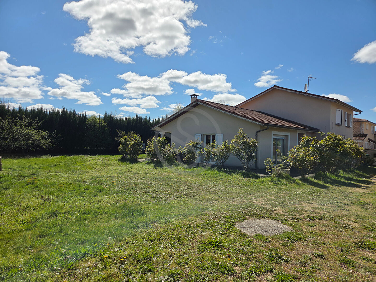 Villa 3 chambres – quartier résidentiel – au calme – proche centre-ville