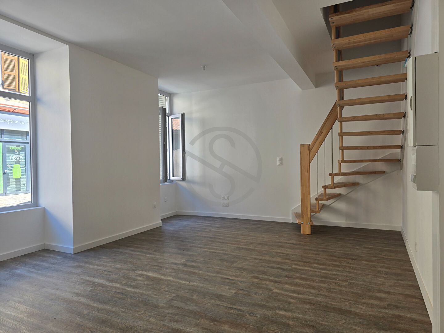Superbe duplex rénové en plein coeur de Saint-Étienne-de-Saint-Geoirs