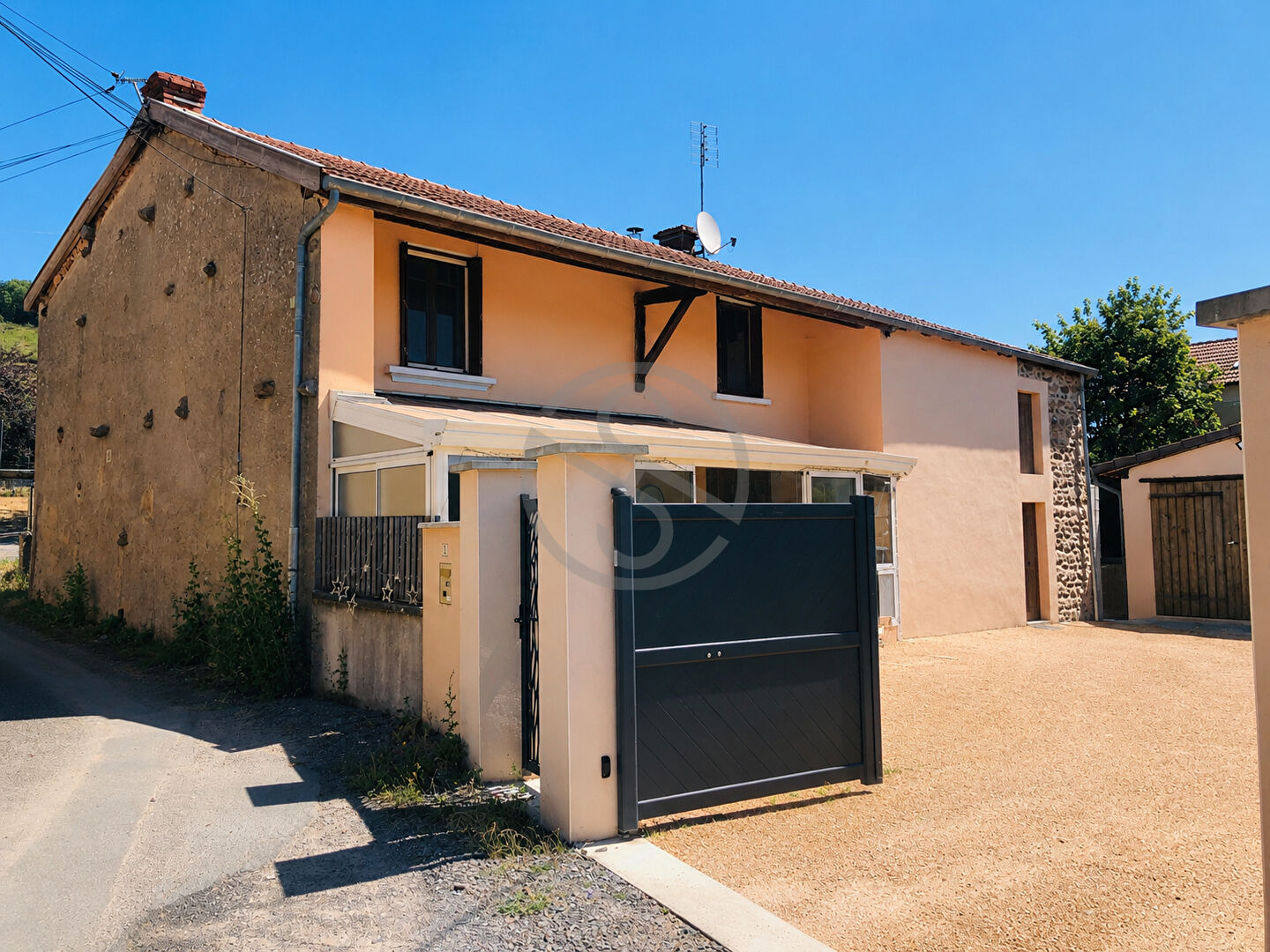 Matour Maison Familiale 4 chambres Terrain 1925m2 et dépendance!!!