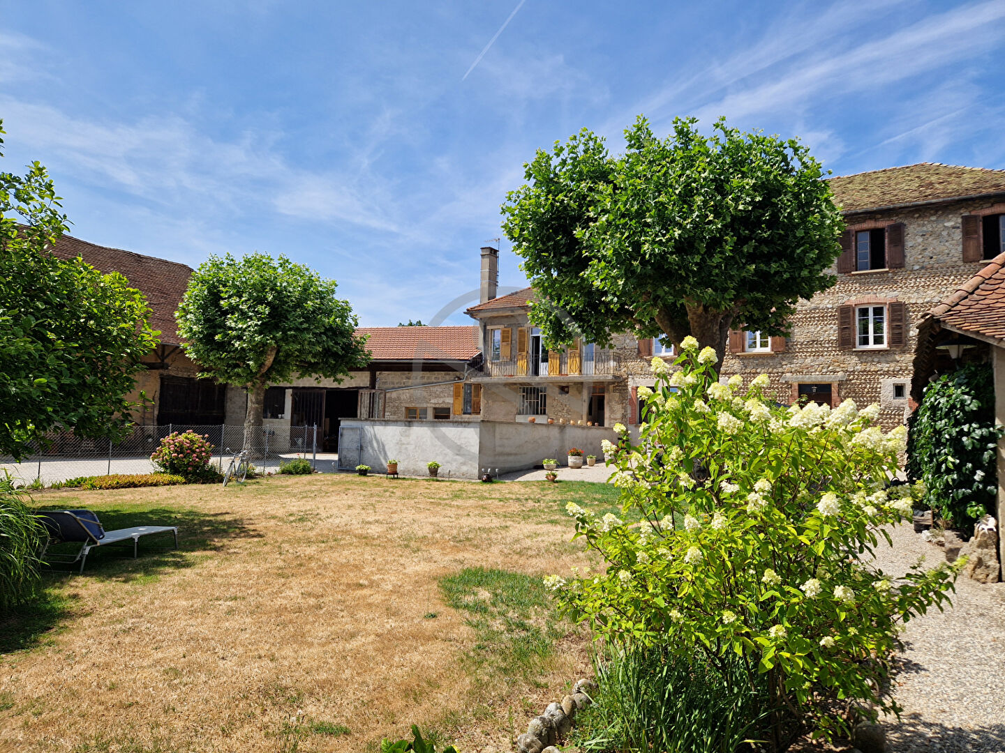 Maison 12 pièces 343 m² · à Colombe · 343,1 m² · 315 000 €