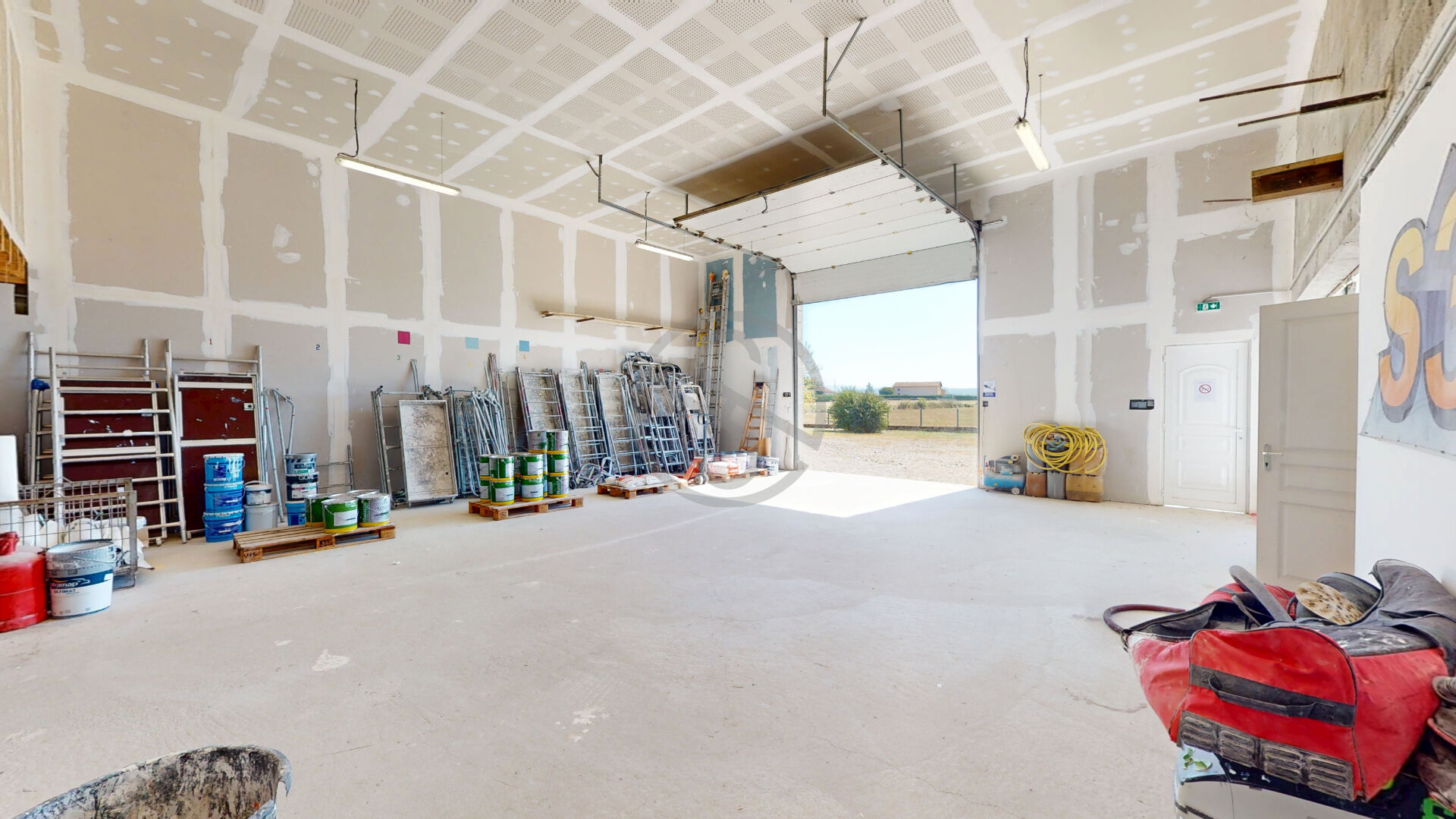 Local commercial 12 pièces 480 m² · à La Côte-Saint-André · 480 m² · 229 000 €
